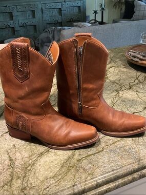 Dingo 213 “Cassidy” rust side zip boots size 8.5!